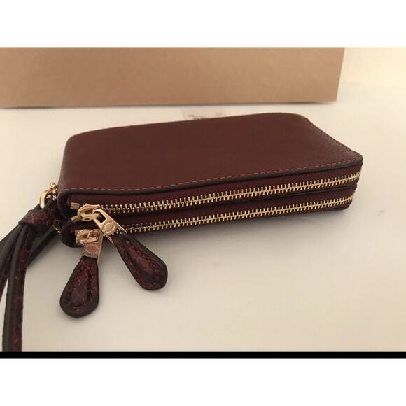 Coach Double Zip Burgundy Pebbled Leather Wristlet Women’s EUC - Picture 9 of 11